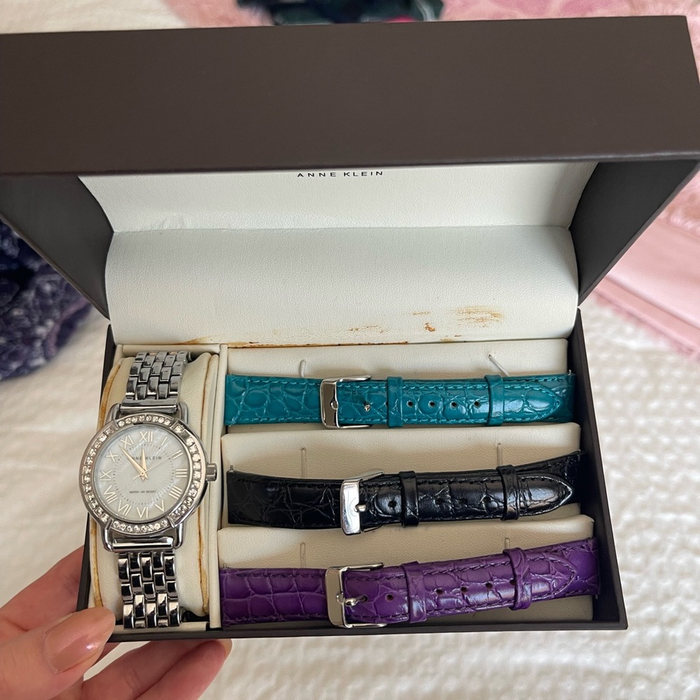 Anne Klein Watch - Picture 4 of 6
